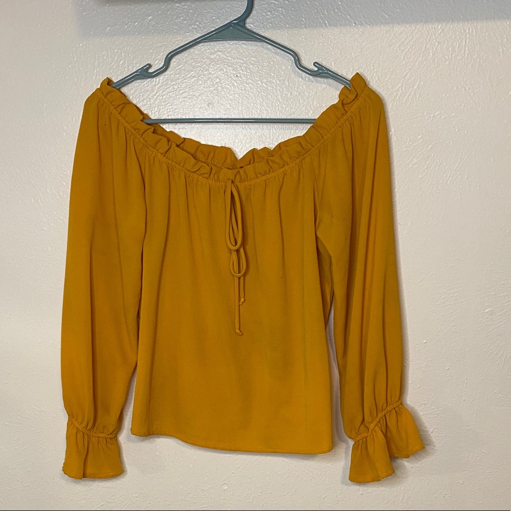 Long sleeve shirt 💛